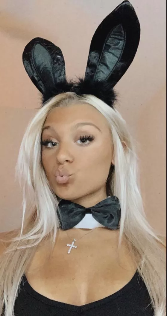 Bunny girl