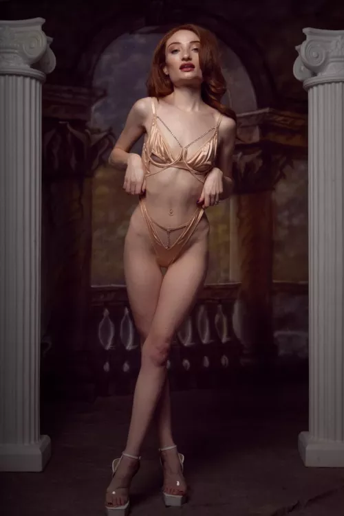 Burningbeauty (@Burningbeauty96) [Instagram]