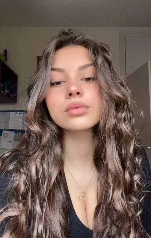 Can anyone cum on my lips?ππ. Kik: pumpum223