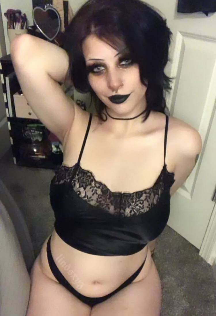 can i be your big titty goth gf?