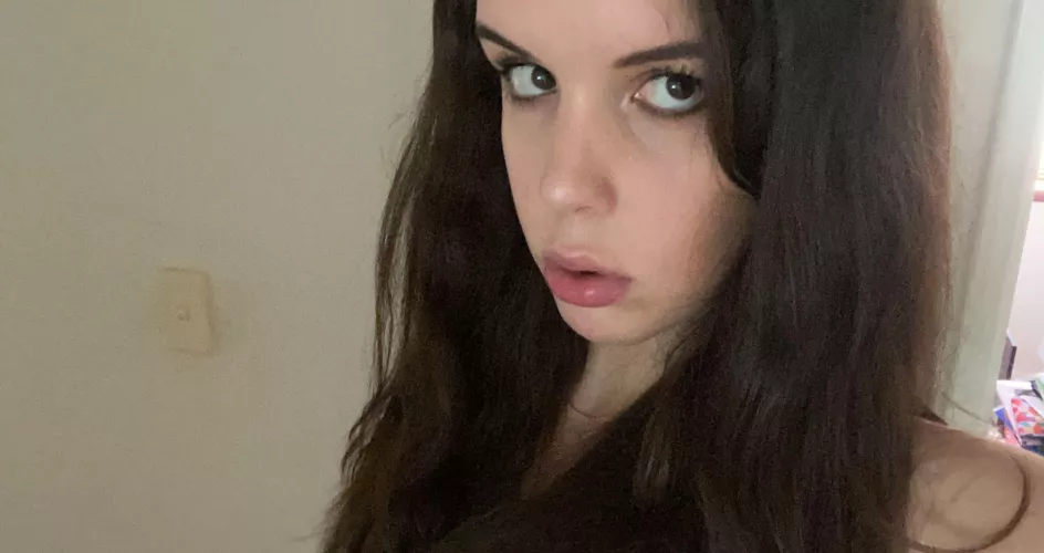 Can I be your brunette cop ;)