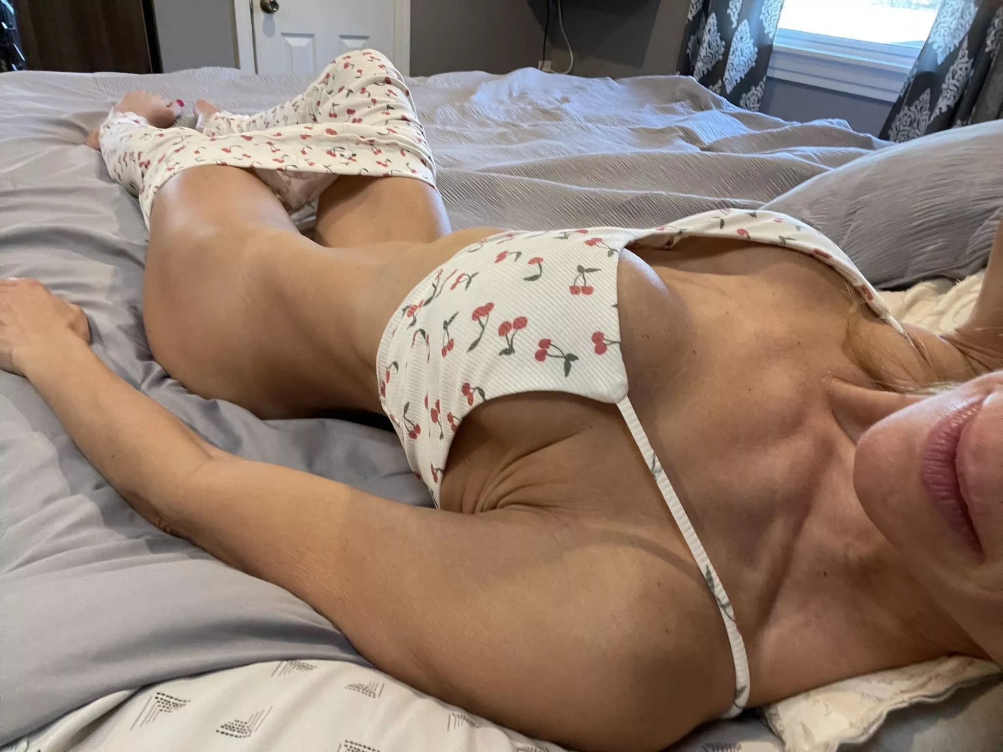 Can I be your cherry on top🍒…..45f