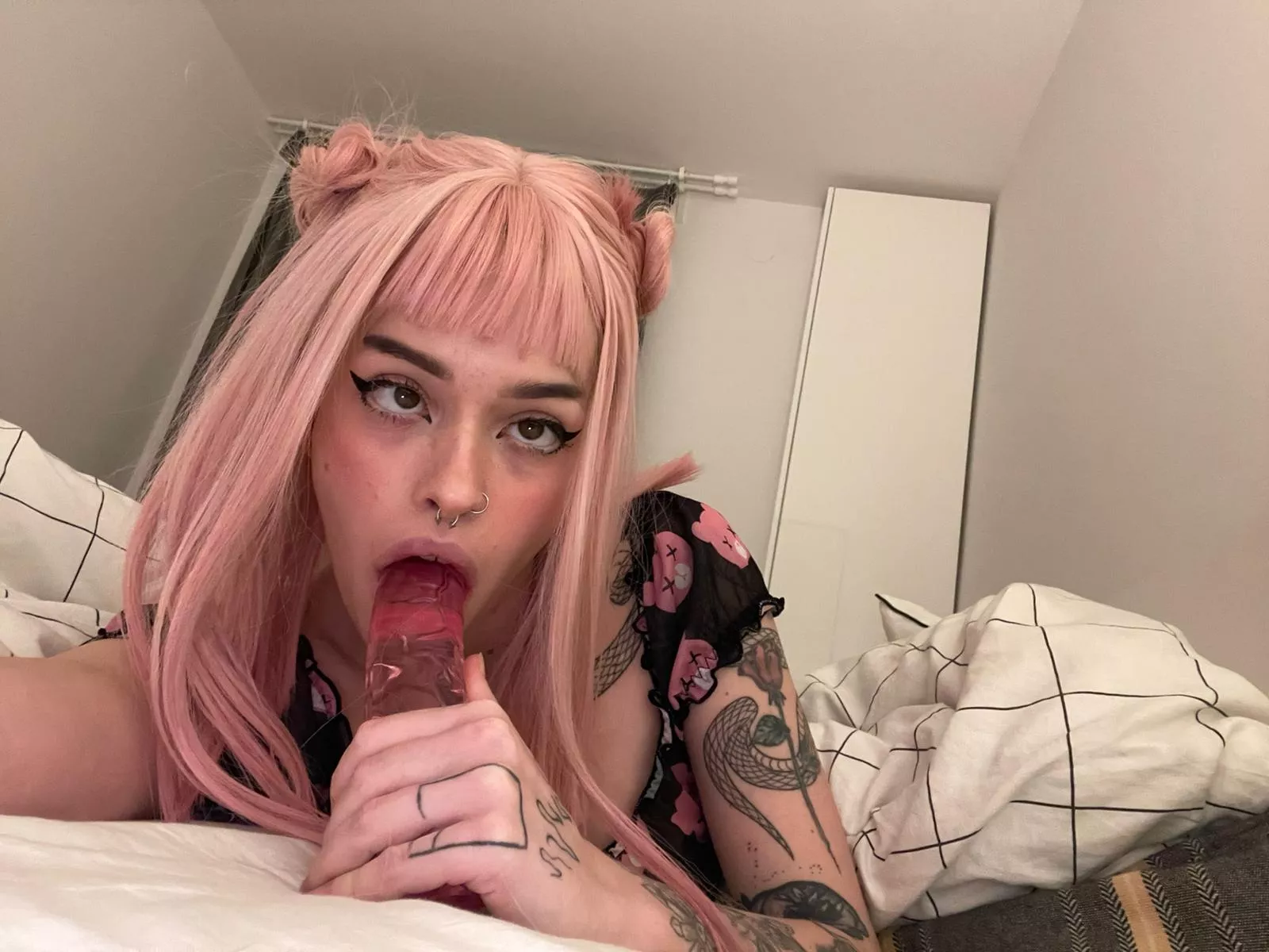 can i be your girlfriend? 👉👈