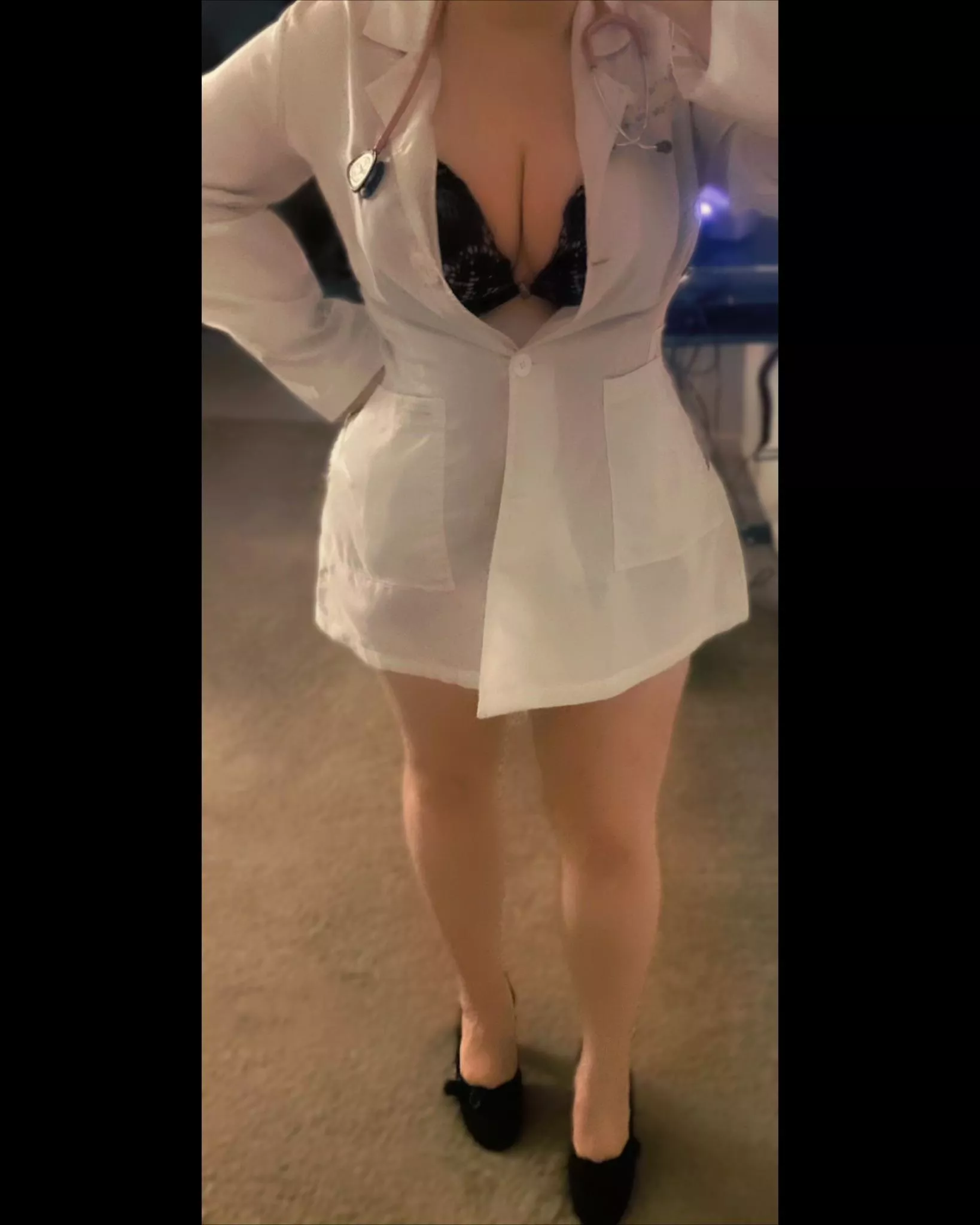 Can I do a full body exam on you in my lab jacket ?