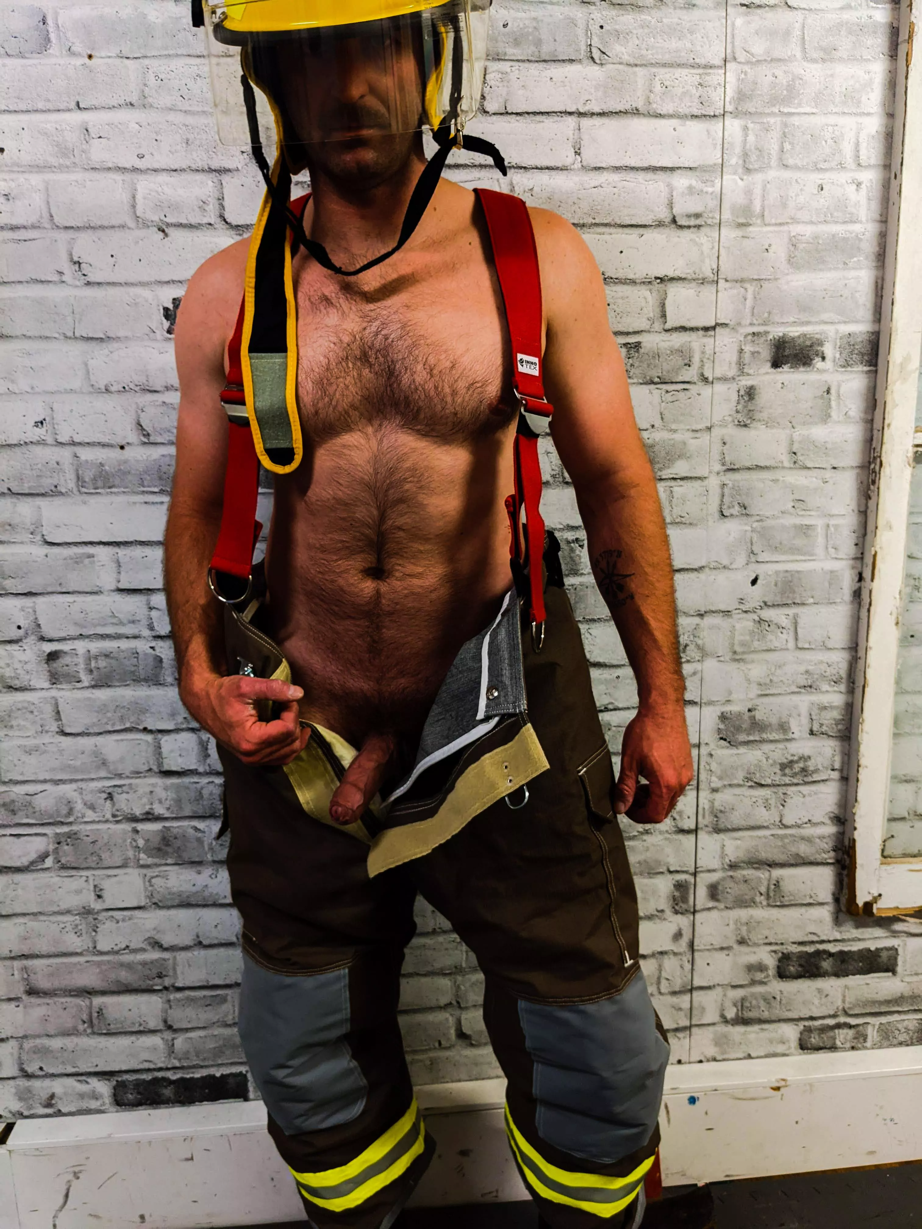 Can I drench you with my hose 💦 (39)