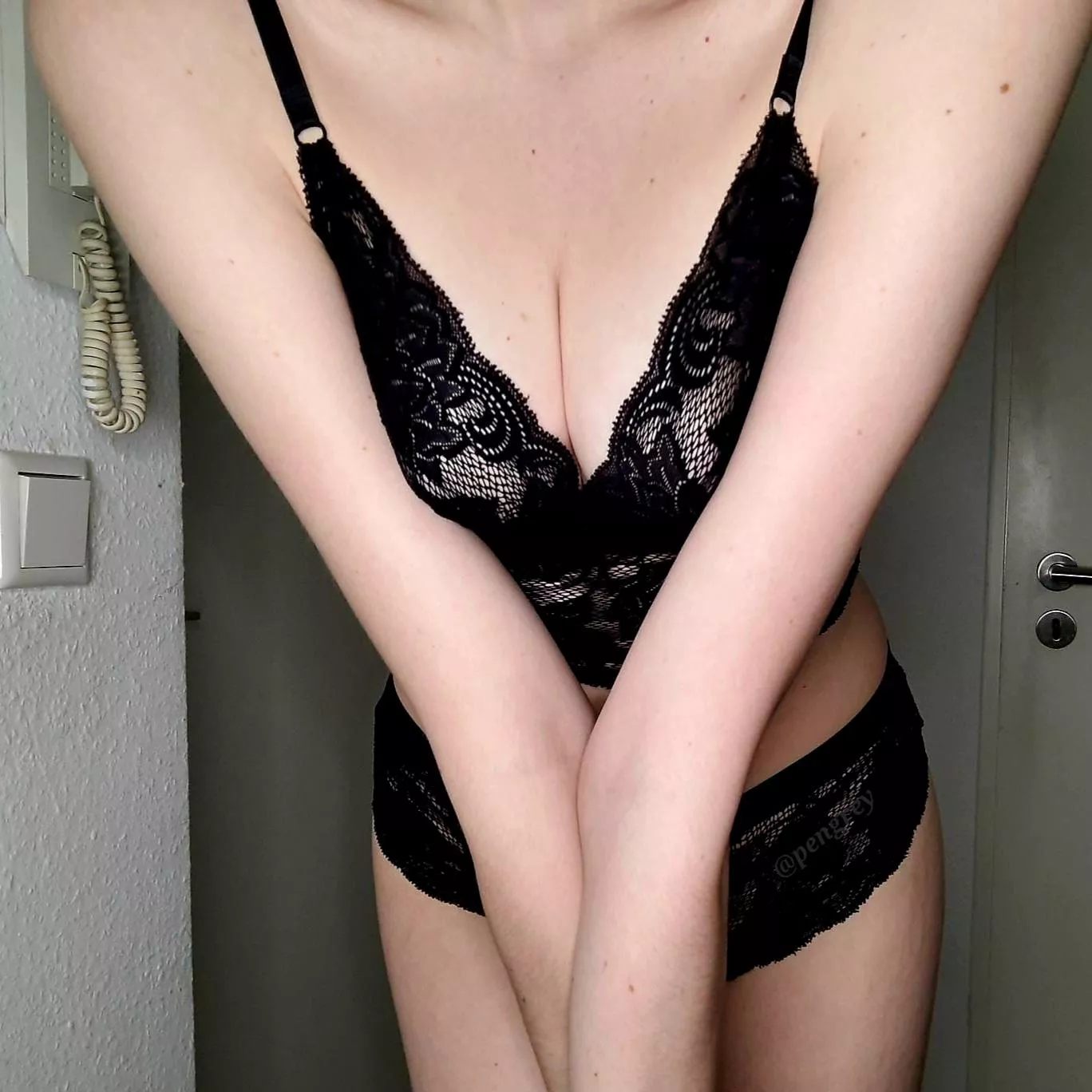 Can I help you with something ⁉️😇🤍 [F/25/OC]