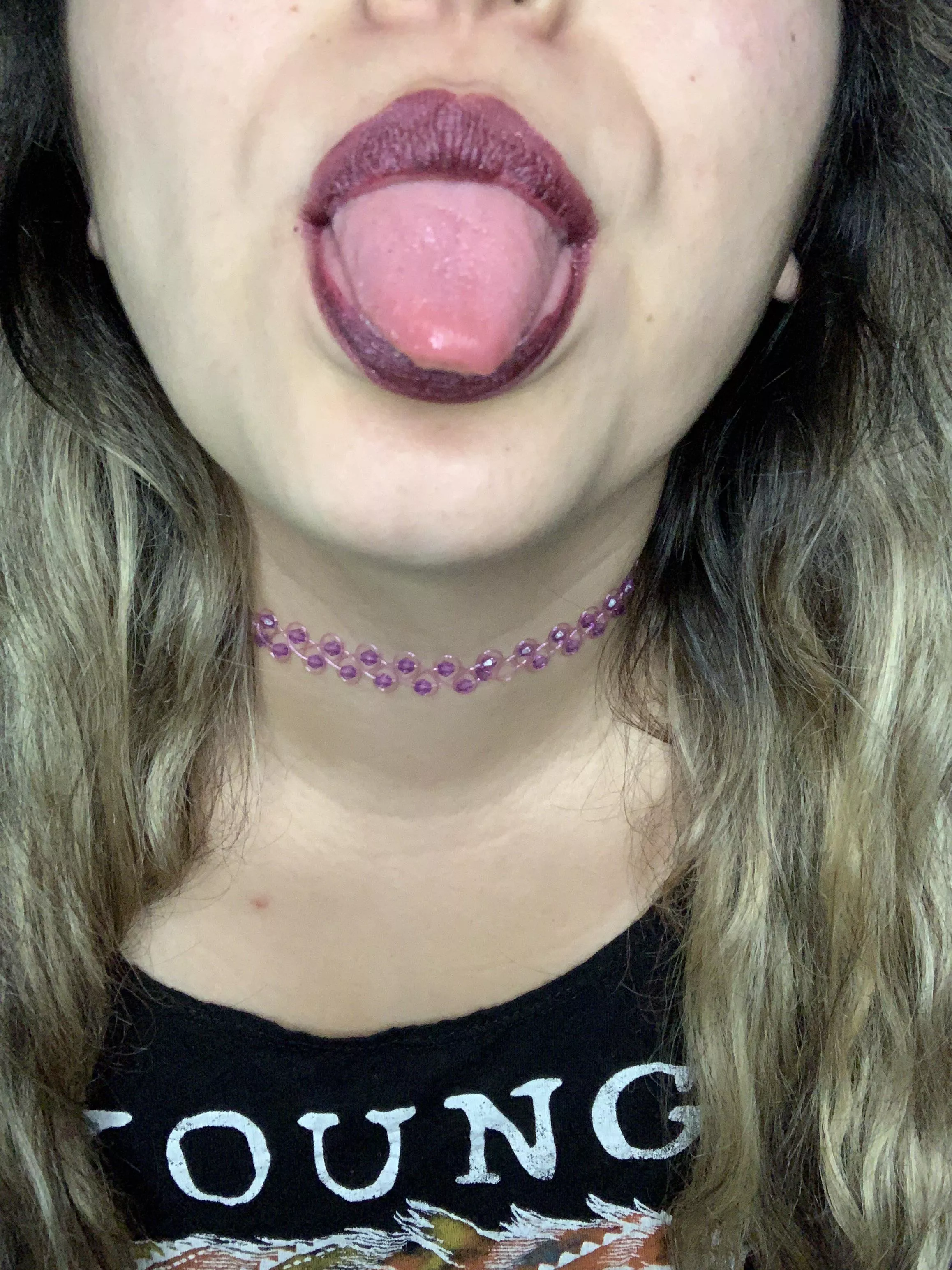 Can i leave my lipstick all over your dick? 😈 Or you scared your girl might find out? 😉 [F]