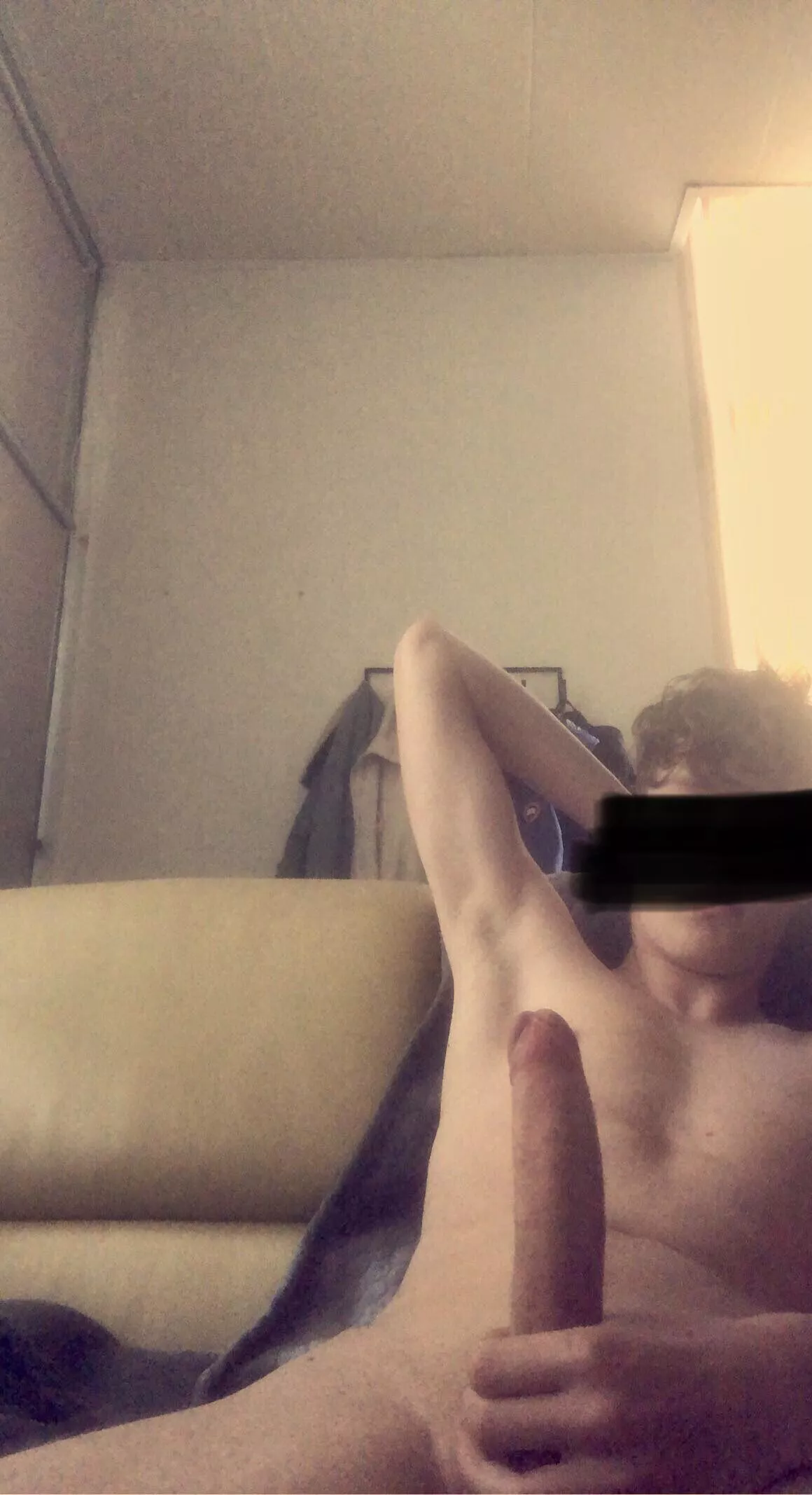 Can my 19yo body steal some attention?🙃