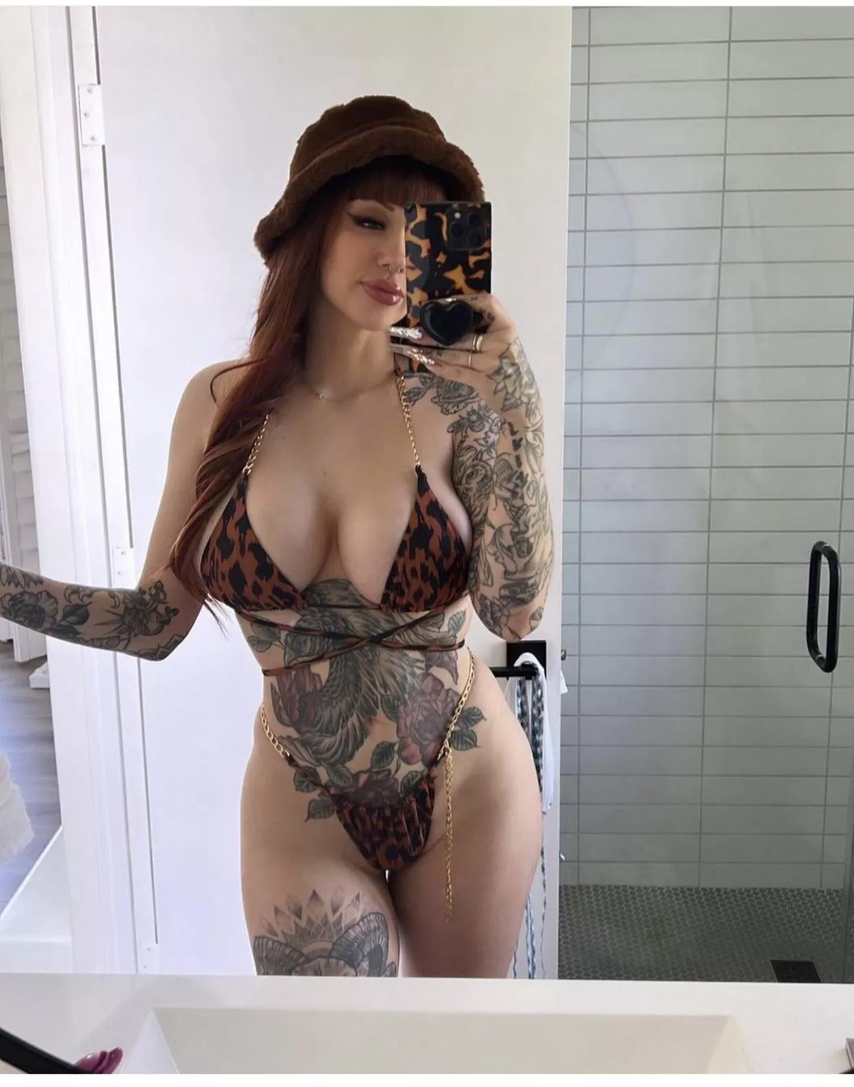 Can someone please find this girls @ I’ve had no luck…