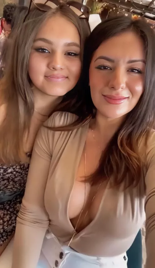 Can someone tribute them? Kik Jnastyyy90 for more pics