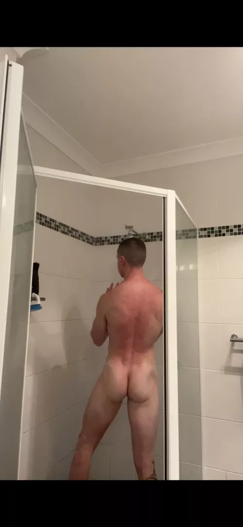 Can tell how hot the shower is by the red stripe down my back 😂
