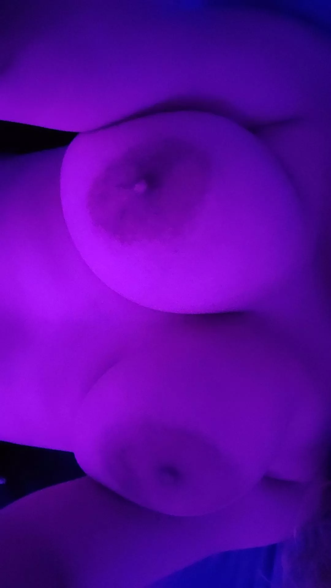 can we cuddle and make out ? (f20) can we cuddle and make out ? (f20)