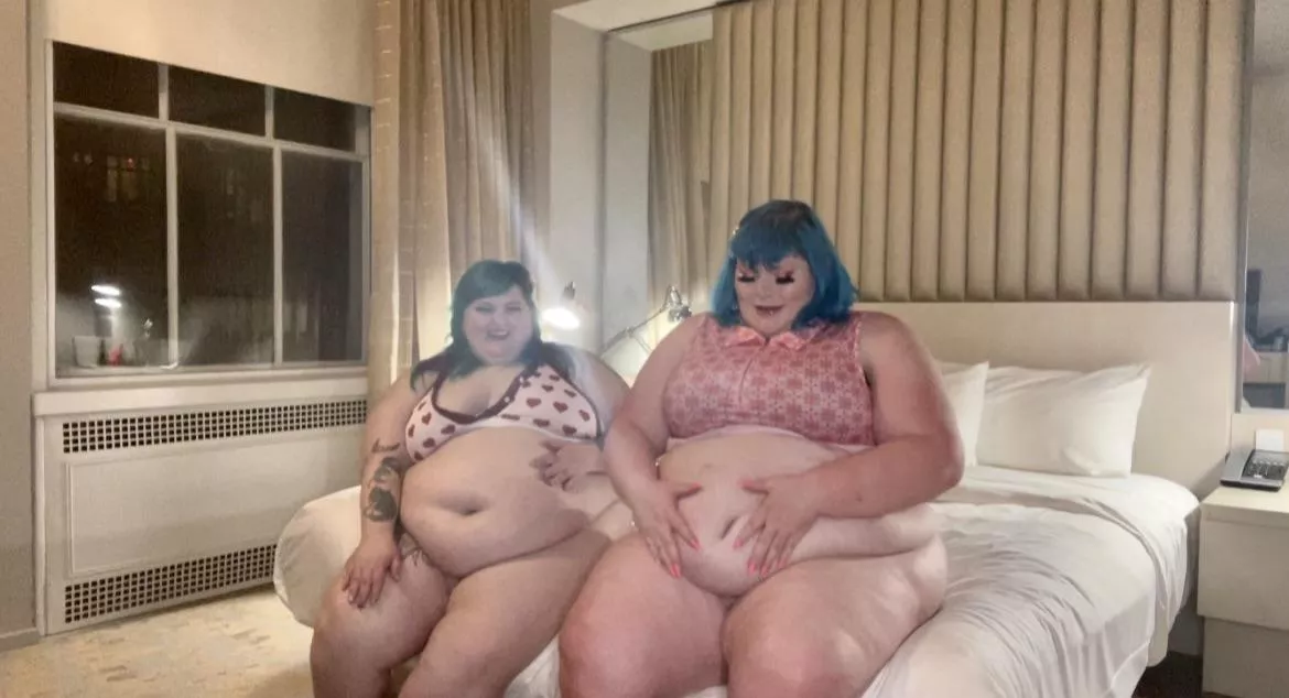 Can we get some love for our soft bellies 💖