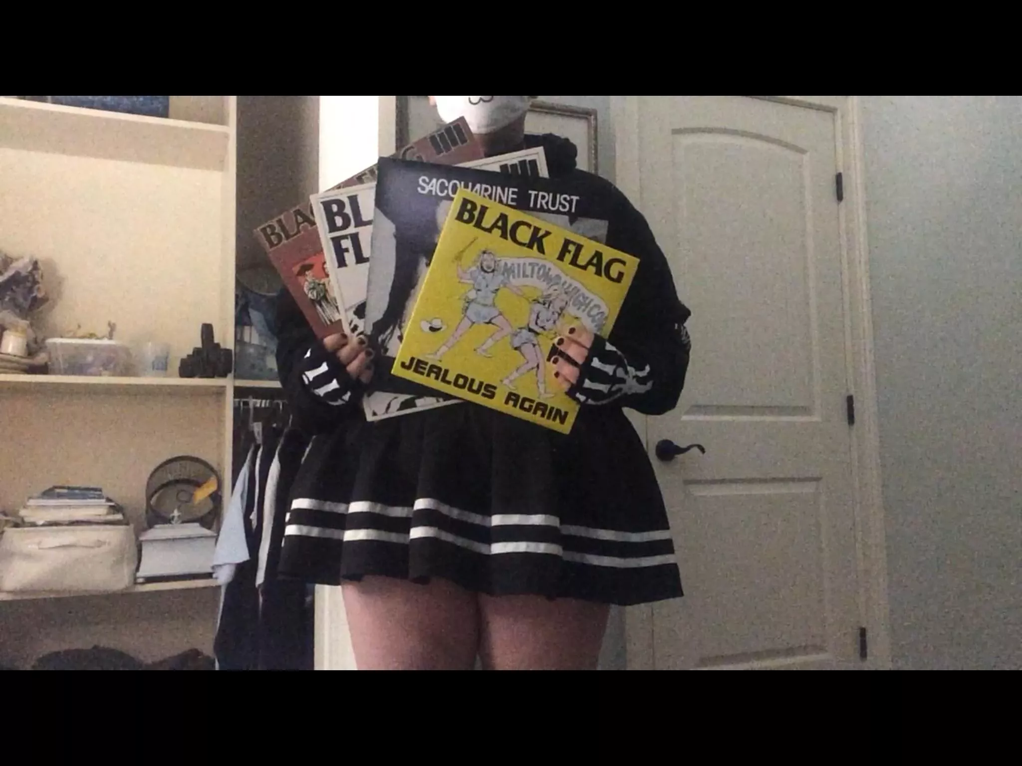 can we listen to some flag and cuddle pwease? 🥰🥰🥰