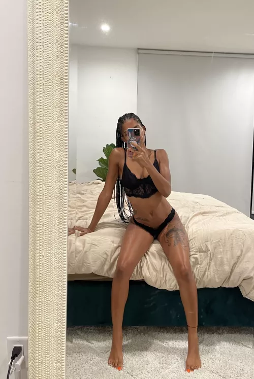 Can you come rip these panties off baby? I promise you can keep them afterwards 😇