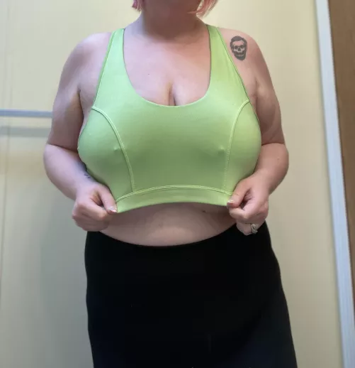 Can you guess which nipple has the piercing? Lol (oc)