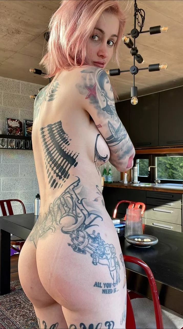 Can you help me set the table?