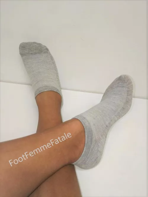 Can you please help me remove these delicious ankle socks? 😘