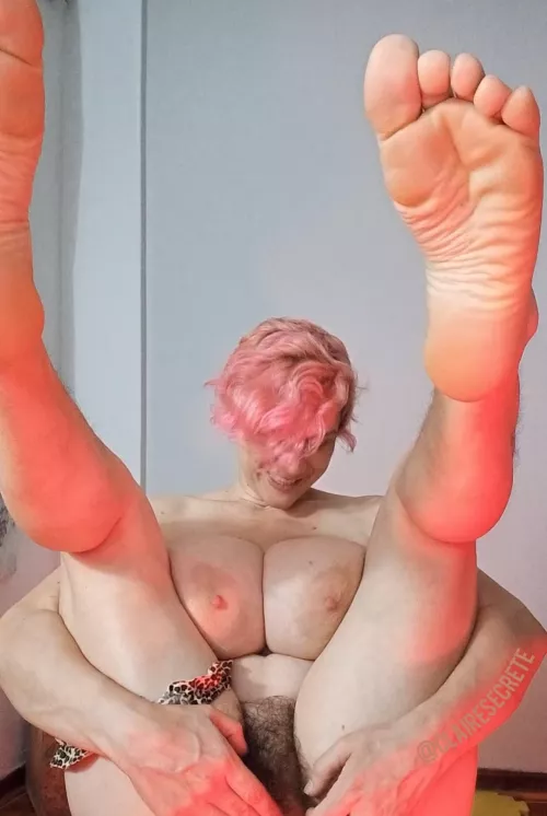 Can you see my eyes? Oh! my hair is too long, so!!