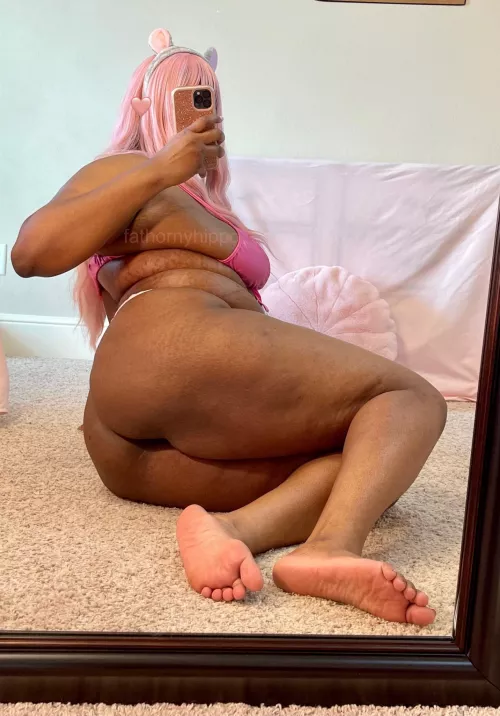 Can you squeeze my cheeks?