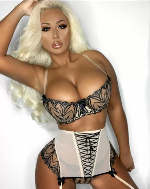 Can't get enough of Holly