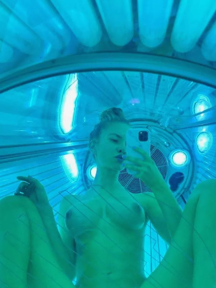 Can’t stop showing the boobs off