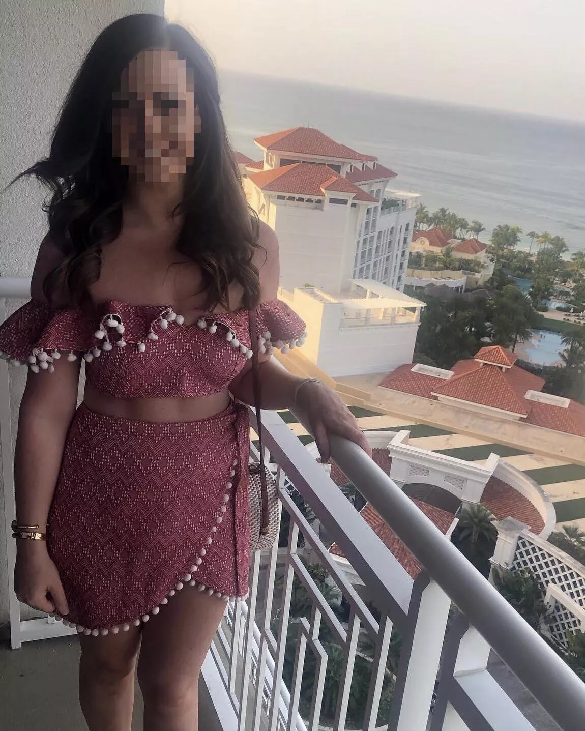 Chat open for my 34 y.o wife Chat open for my 34 y.o wife