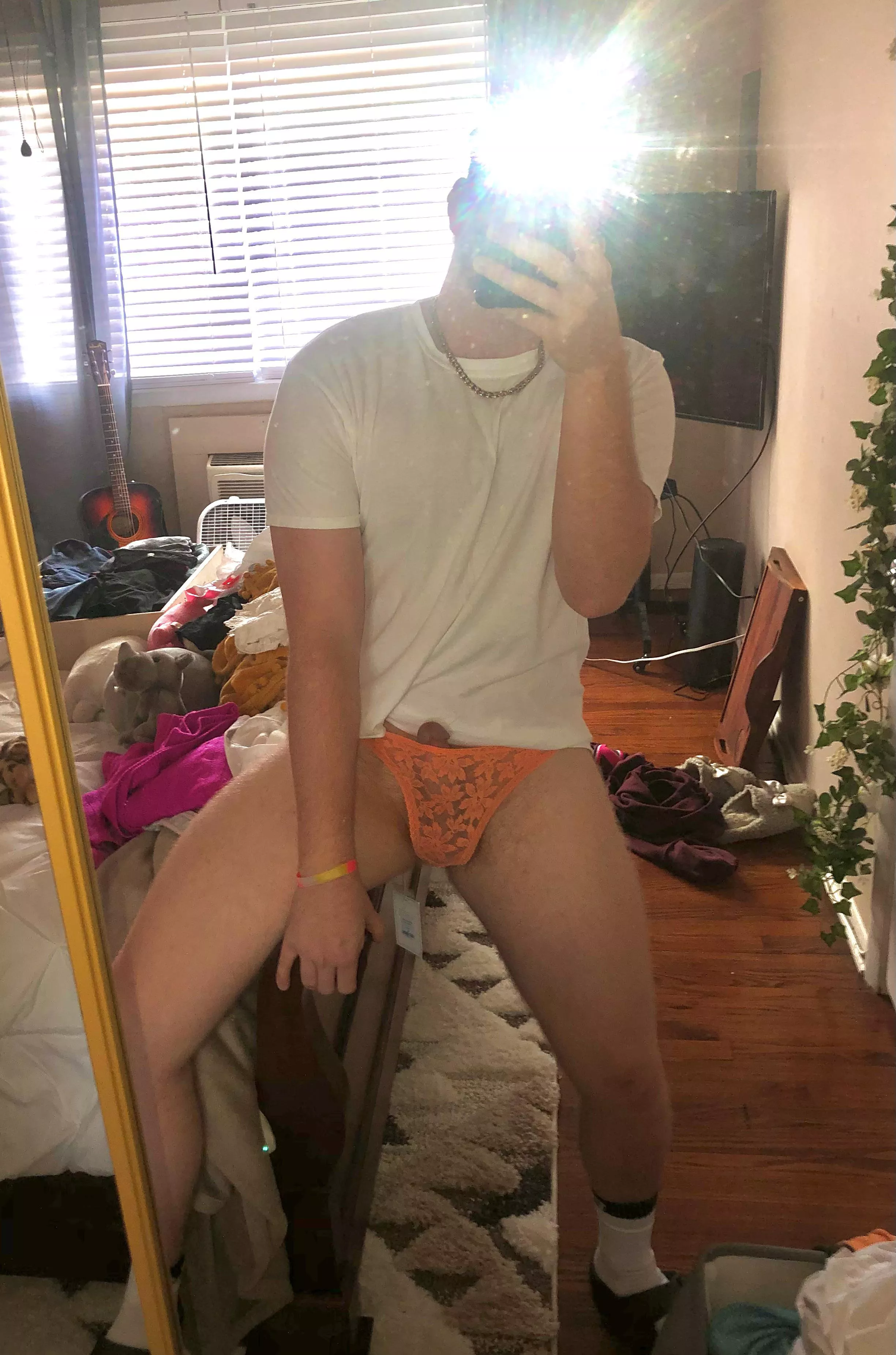 chillin in orange lace🧡🧡