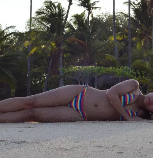 Chilling at the beach. 🤭😊