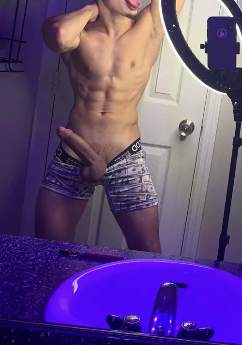 Choke on my 9” monster cock fkn pig😈🐷😮💨