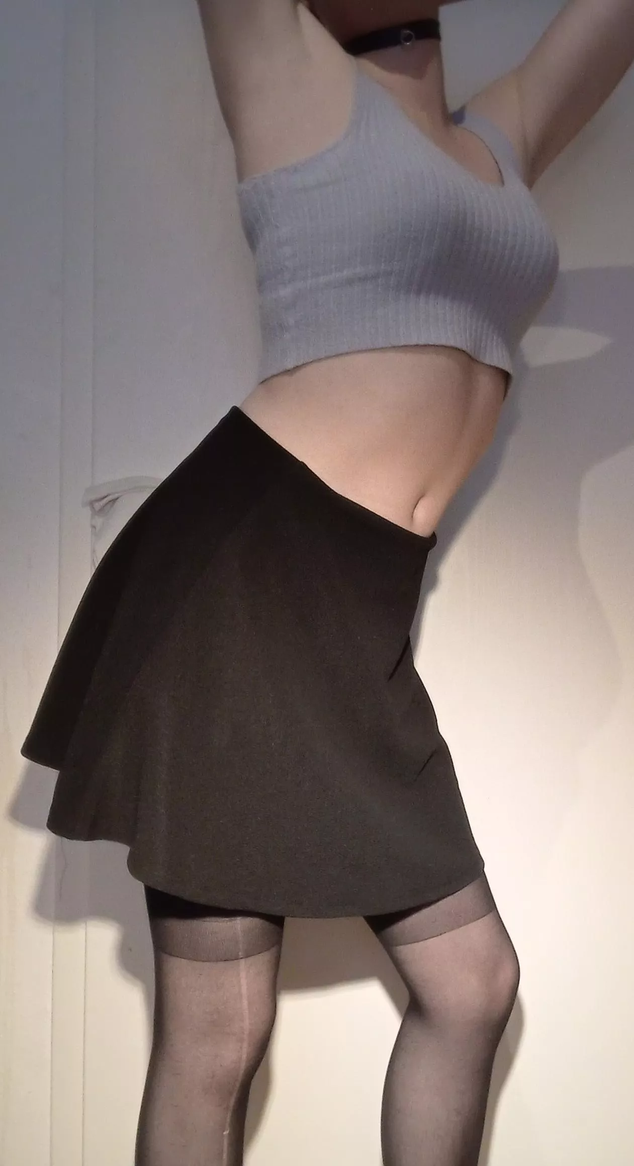 Chose a more spring-timey outfit for today 🥰