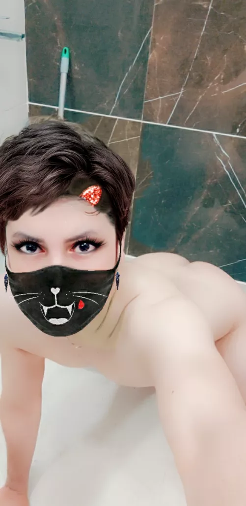 Clean and smooth after a refreshing bath 😉😘