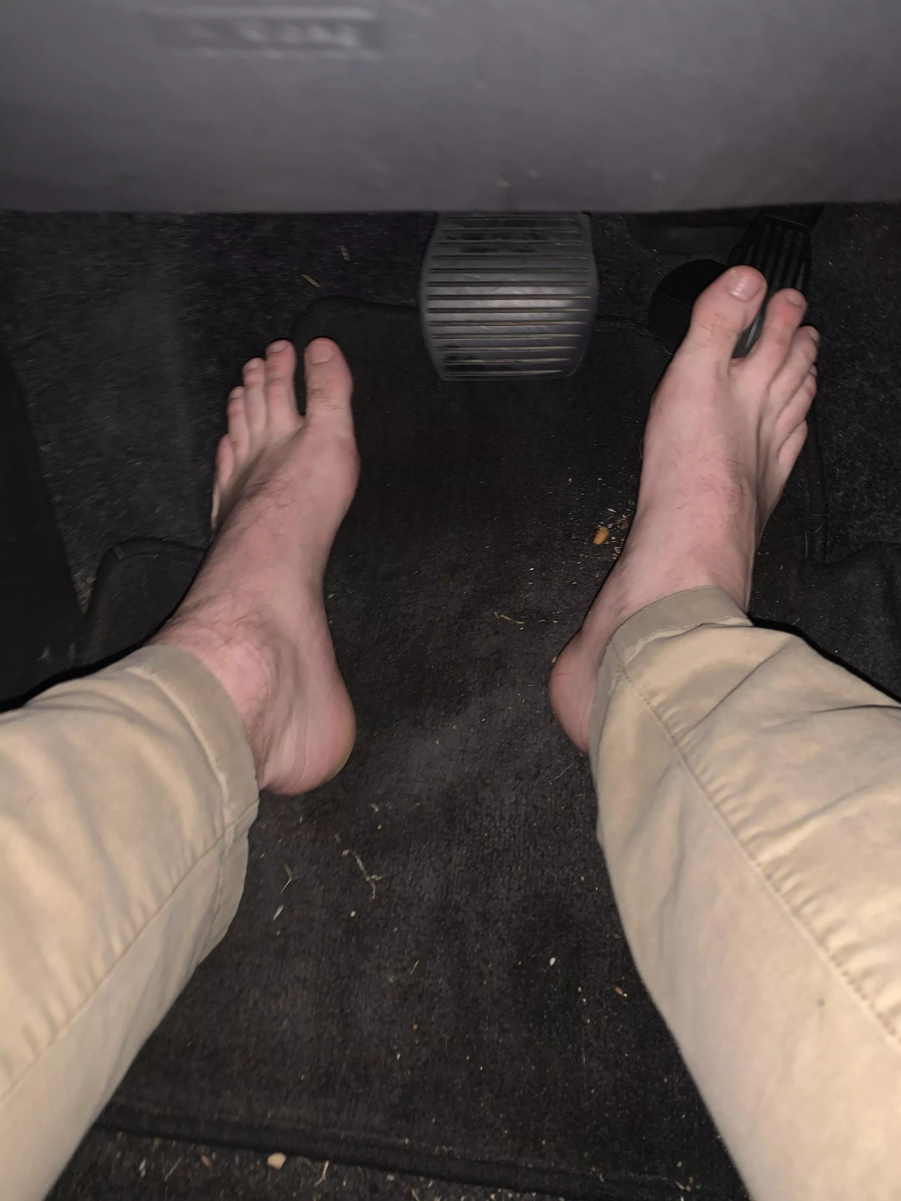 Clean feet, dirty floor while driving Clean feet, dirty floor while driving