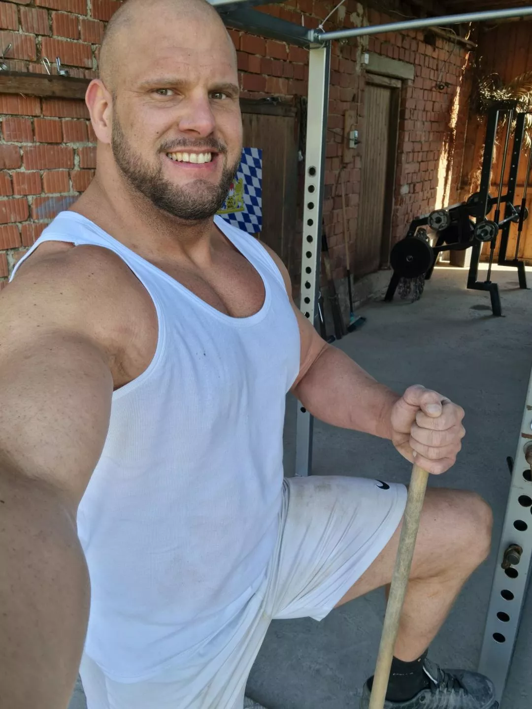 cleaning my barn 😊 cleaning my barn 😊