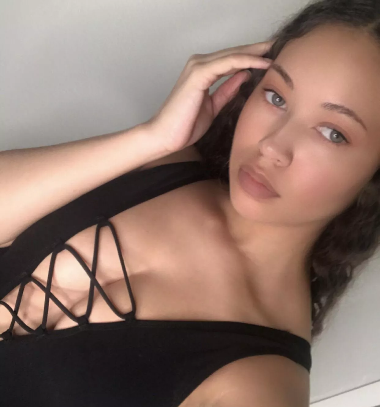 Collarbone & Cleavage…the perfect duo 😜