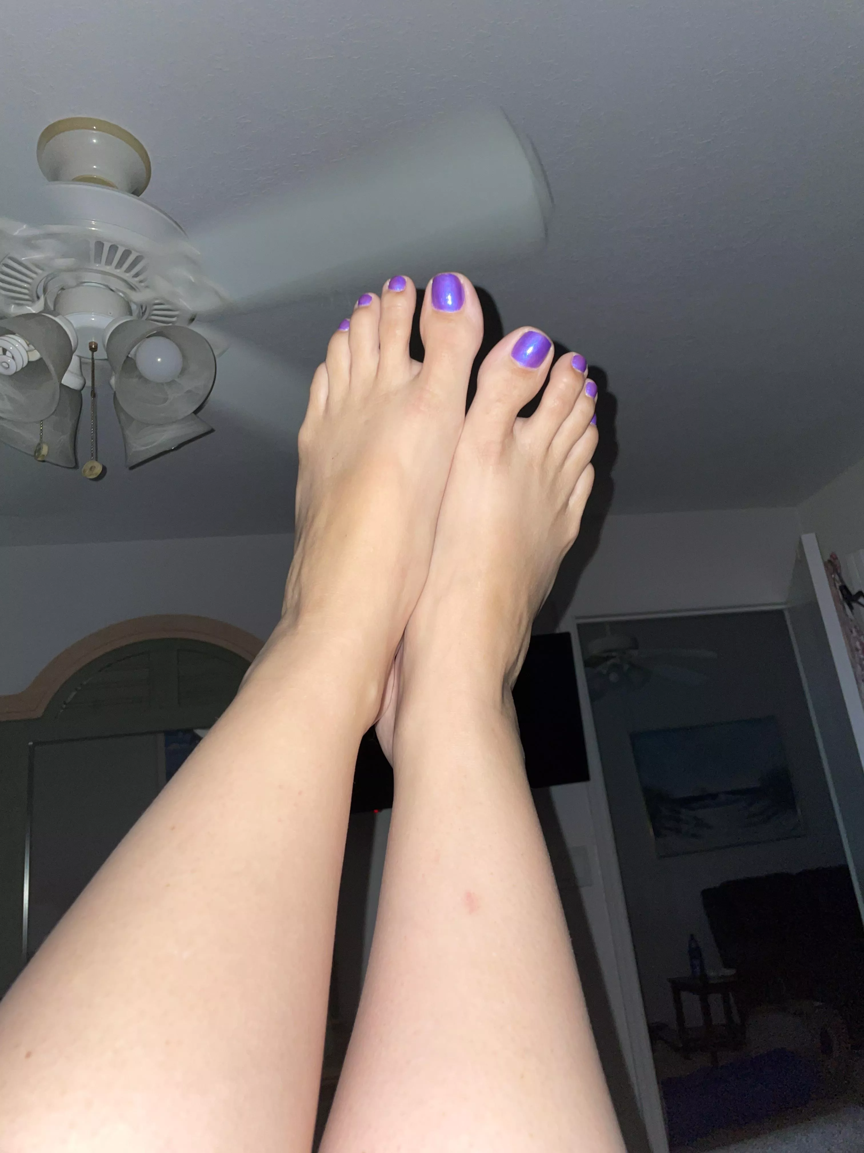 Come be my little foot slave Come be my little foot slave