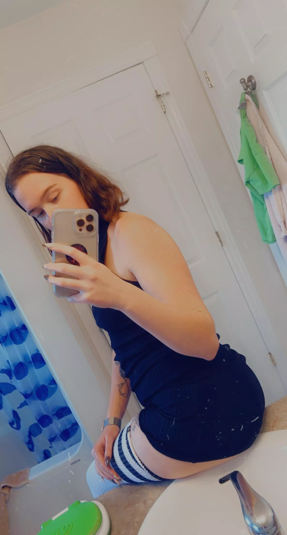 Come play with me. Free for the next 15 subs. Hurry up.