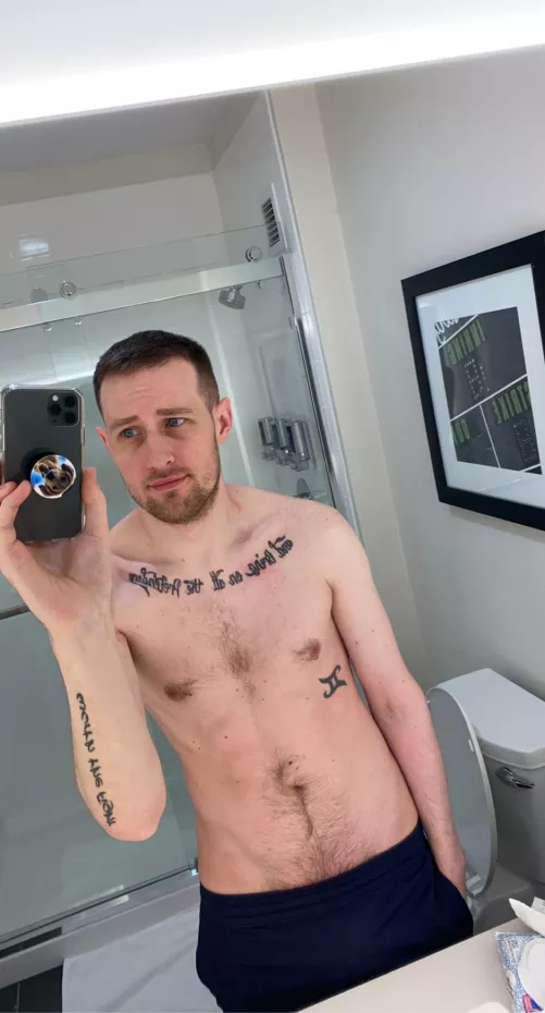 Come stop by my hotel room bro? (30’s)