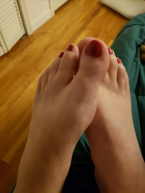 Come suck on my toes