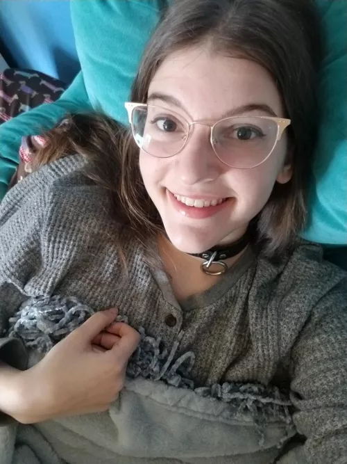 Comfy and collared 🖤