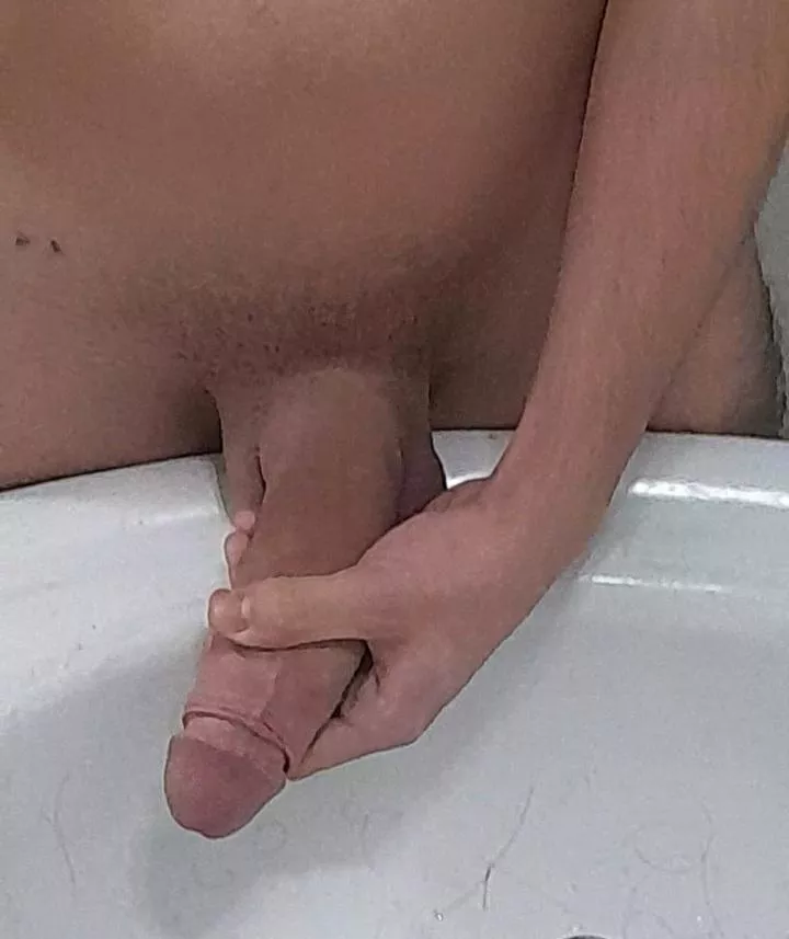 comment if u like what you see 🤤💦