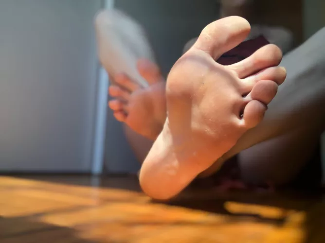 Cover my soles with your tongue