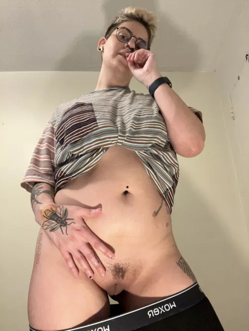 Cozy Thursdays in your tee 😍