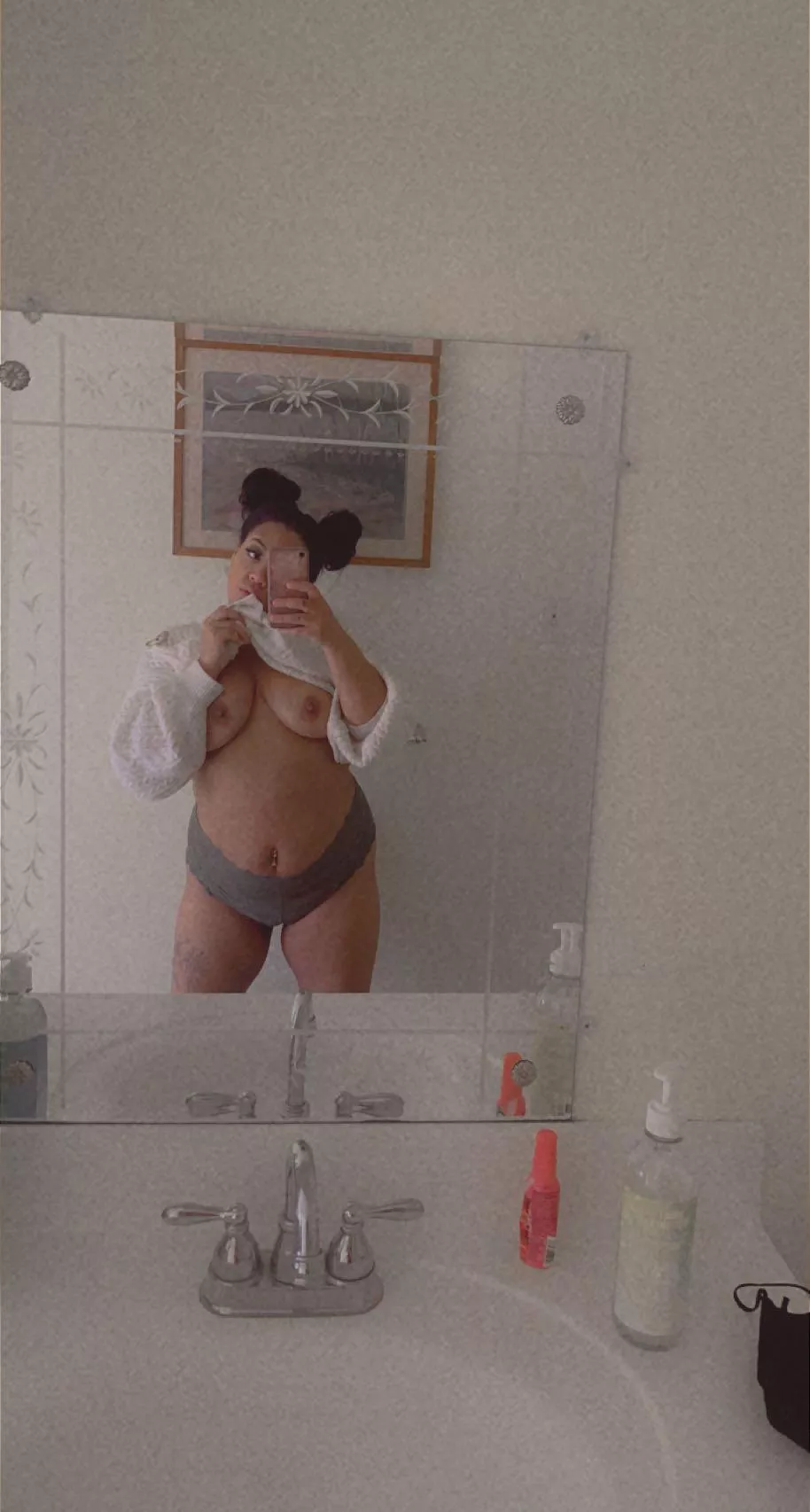 Craving to play with another woman 🤤