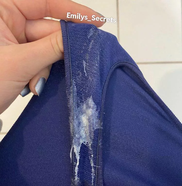 Creamy after playtime 🥰 sniff or taste first? [f]