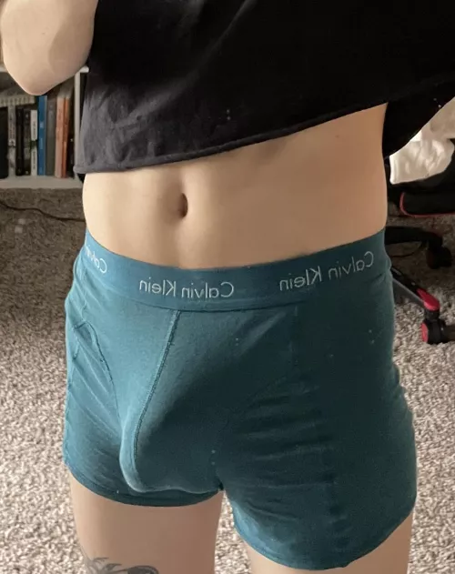 Crop top season finally 😋