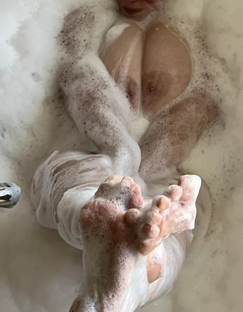 Cum join me in the tub! 🥰