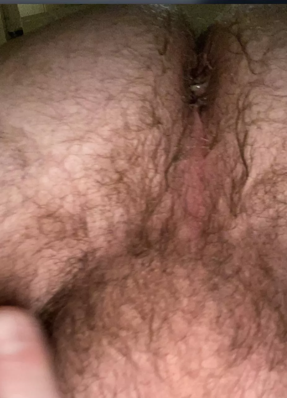 Cummy hole