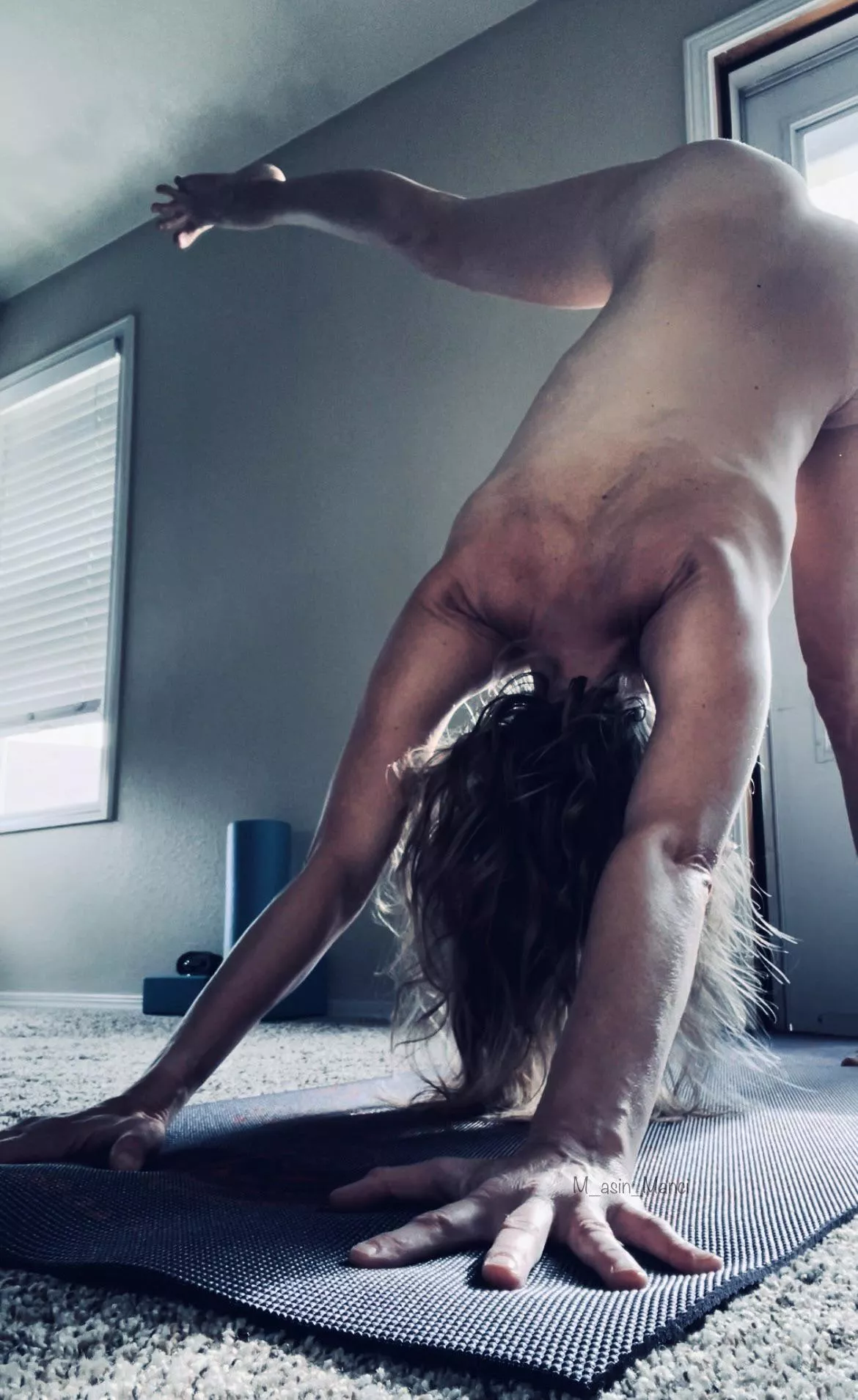 🎶cuum & knock on my door.. I’ll be waiting for youuu.. 🎶