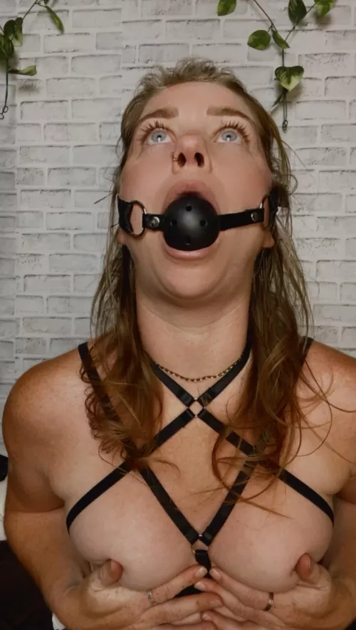 Daddy..plz, I’m begging [f]or it